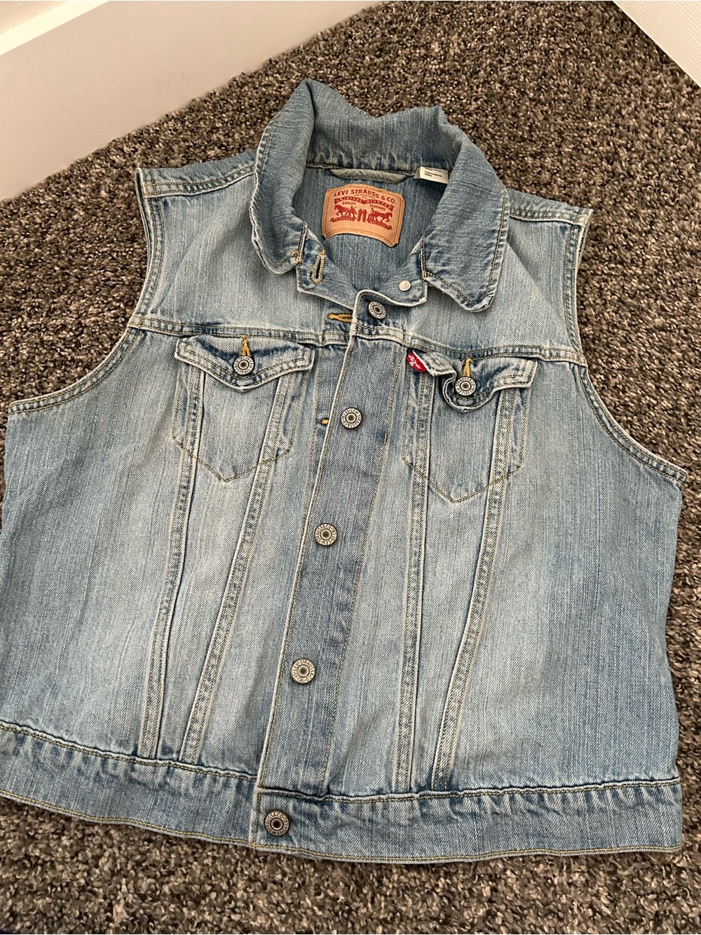 Levi’s denim vest size Large